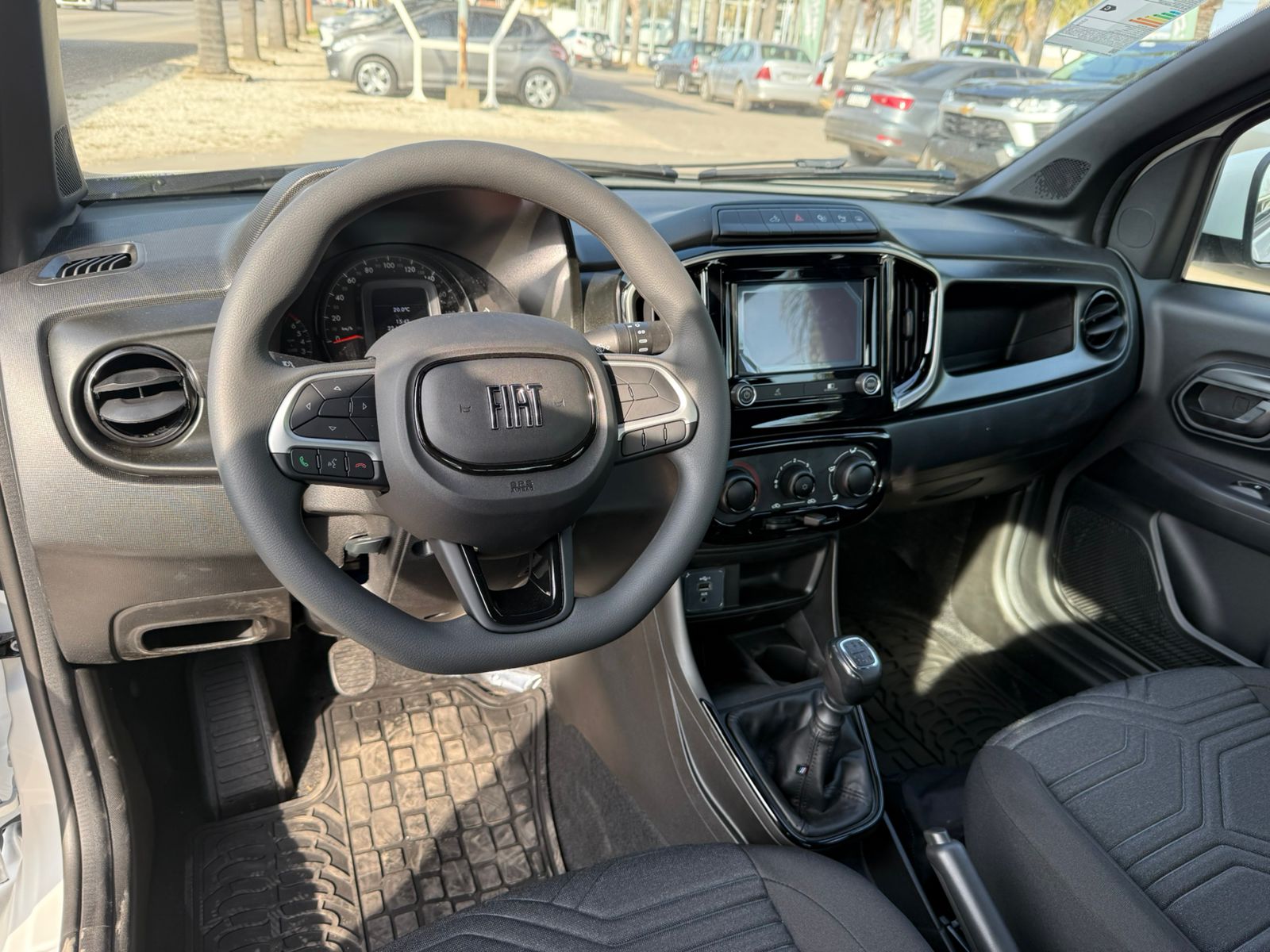 FIAT - STRADA 1.3 - AUTOMÁTICO  - 2025